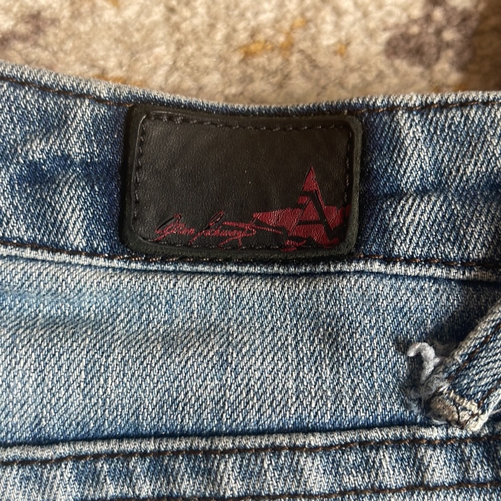 Distressed Jeans - Picture 4 of 12